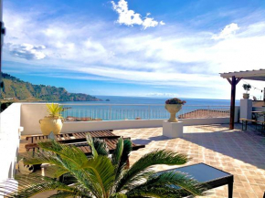 Panoramic Taormina Bay View